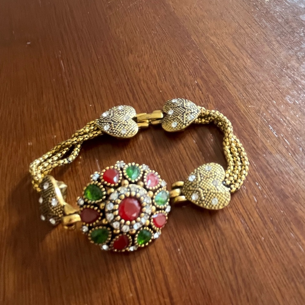 Elegant Gold and Multicolor Bracelet